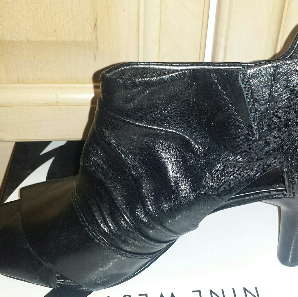Shoes - Picture 3 of 8